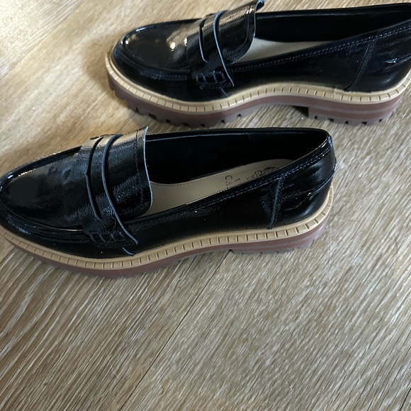 NWT Vince Camuto Shiny Black Loafers Patent Leather Size 7 - Picture 3 of 6
